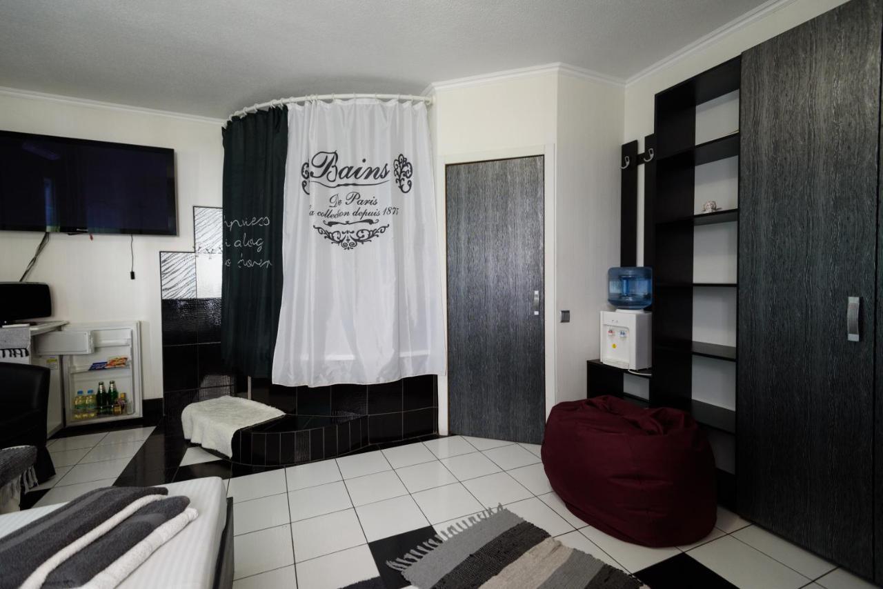 Maiami Hotel Nikopol' Ngoại thất bức ảnh