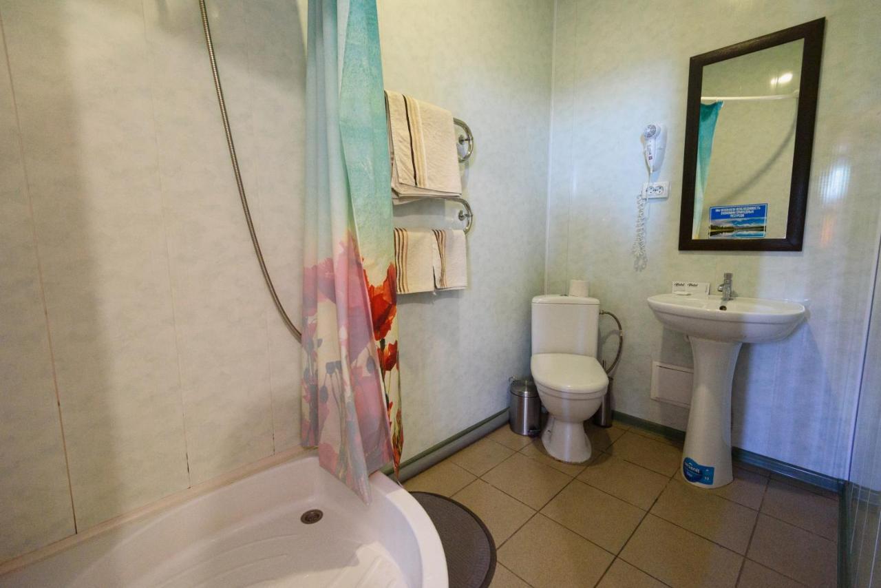 Maiami Hotel Nikopol' Ngoại thất bức ảnh