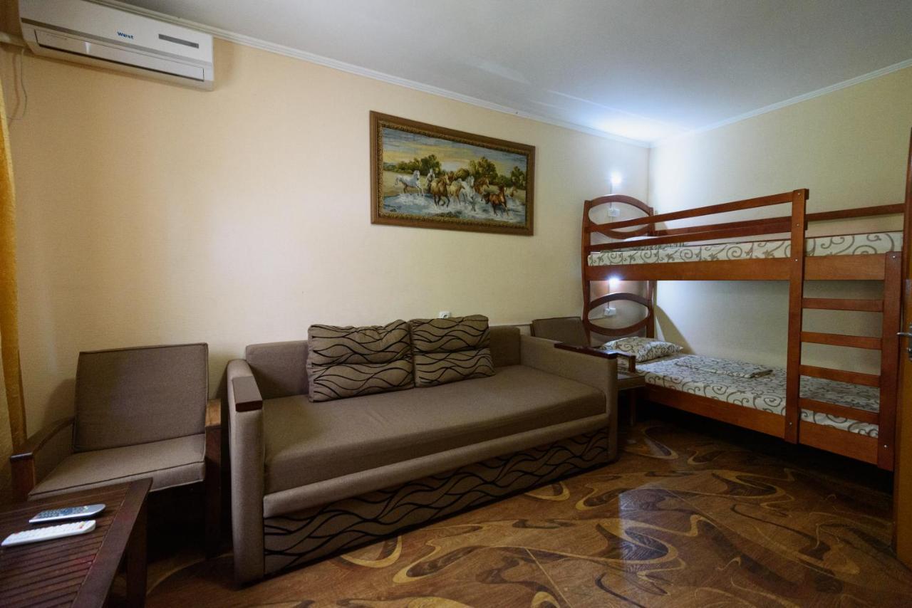 Maiami Hotel Nikopol' Ngoại thất bức ảnh